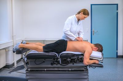 Chiropraktische Behandlung des Rückens