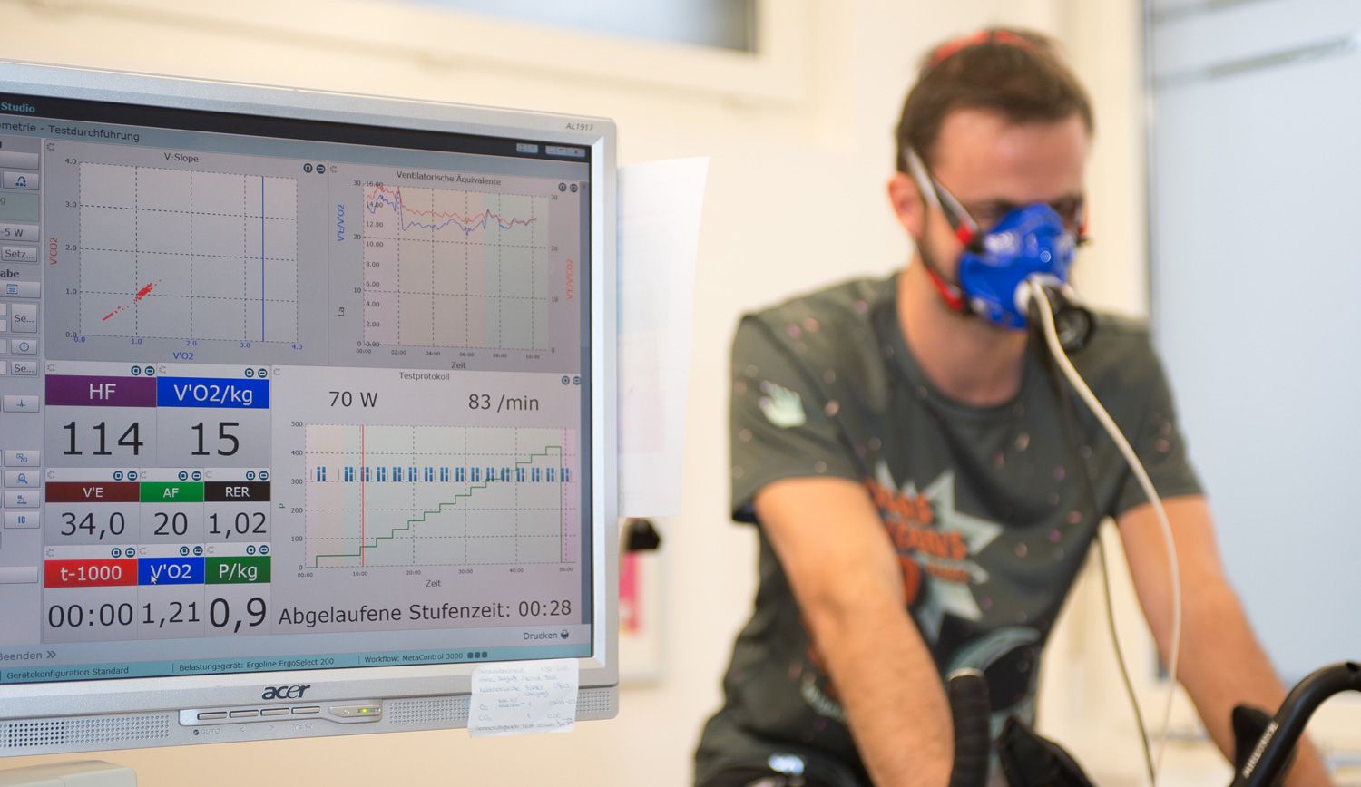 Spiroergometrie bei Long Covid Ein Patient mit absolviert eine Spiroergometrie